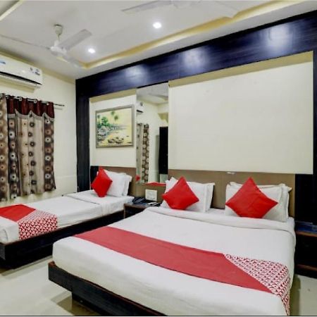 Hotel Krishna Palace Ahmadabad Zewnętrze zdjęcie