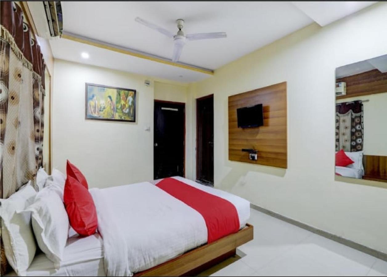 Hotel Krishna Palace Ahmadabad Zewnętrze zdjęcie