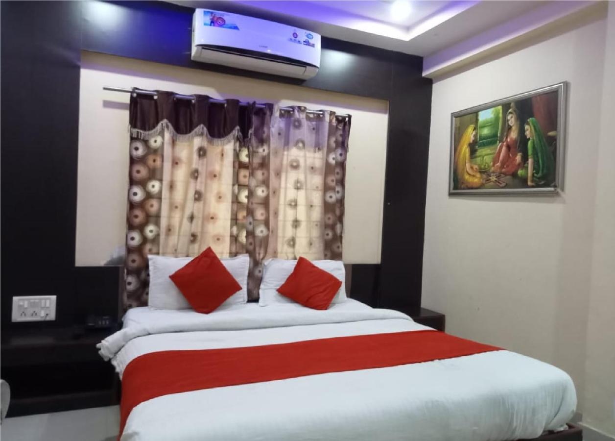 Hotel Krishna Palace Ahmadabad Zewnętrze zdjęcie