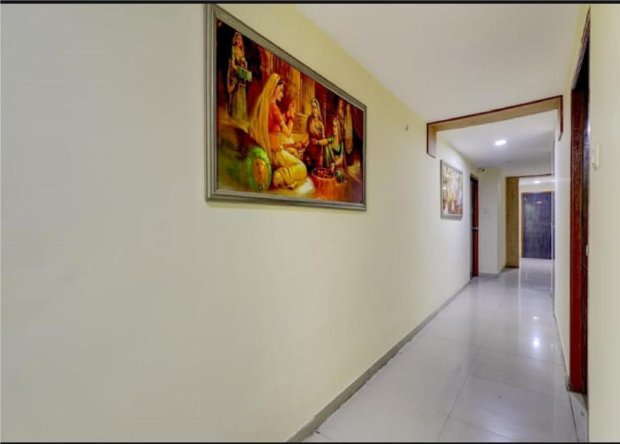 Hotel Krishna Palace Ahmadabad Zewnętrze zdjęcie