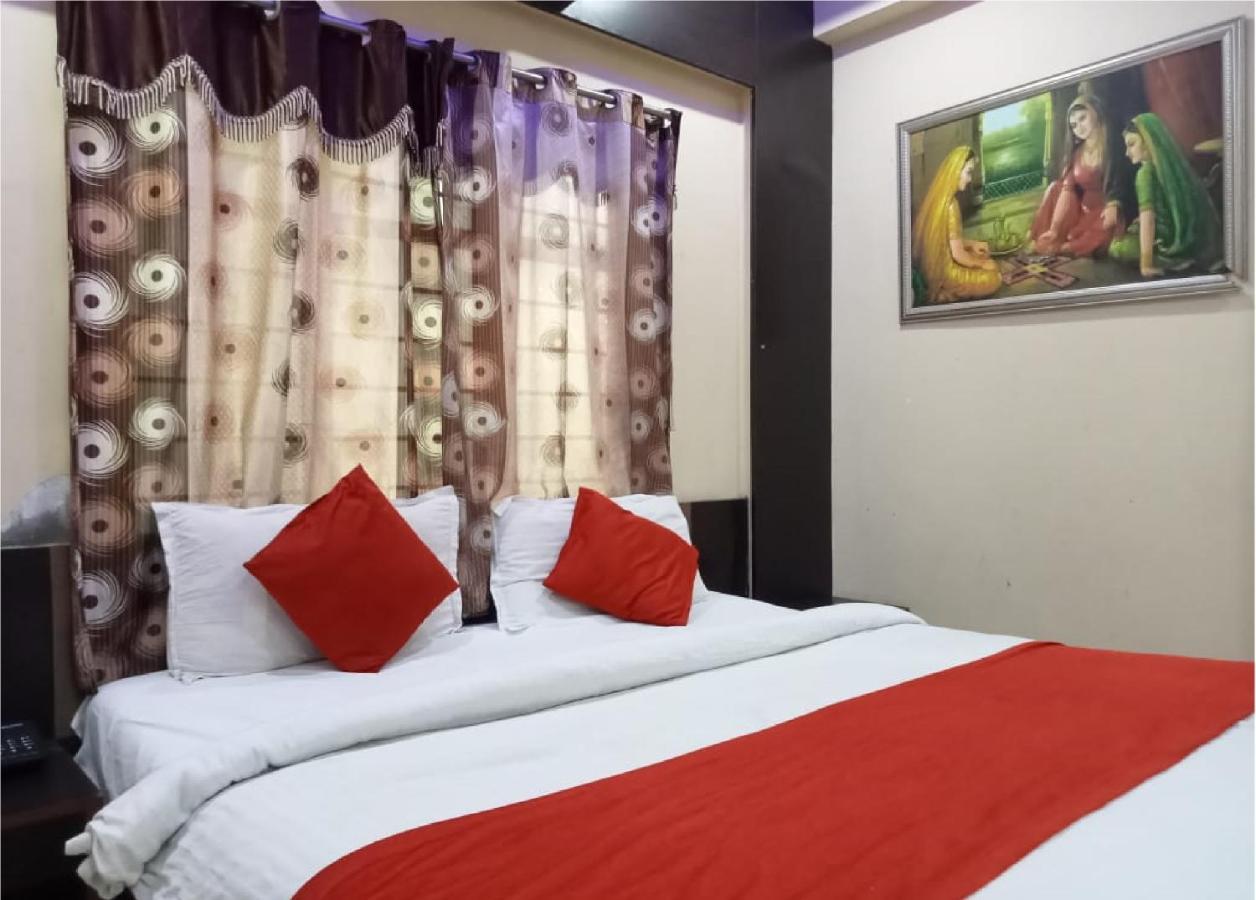 Hotel Krishna Palace Ahmadabad Zewnętrze zdjęcie
