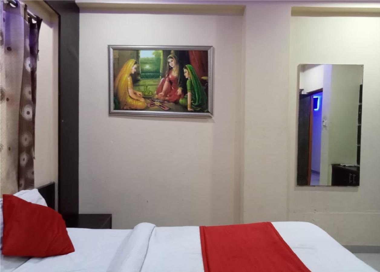 Hotel Krishna Palace Ahmadabad Zewnętrze zdjęcie