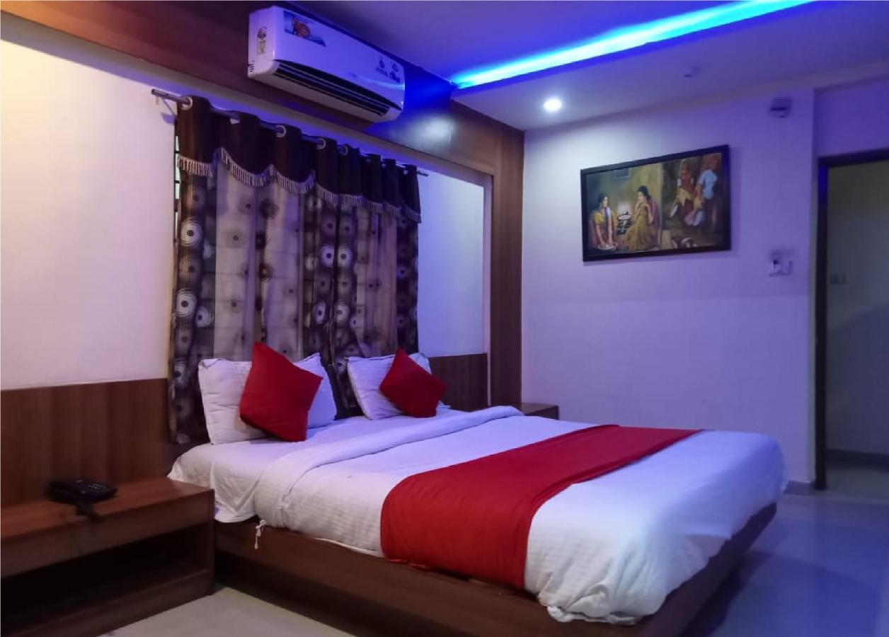 Hotel Krishna Palace Ahmadabad Zewnętrze zdjęcie