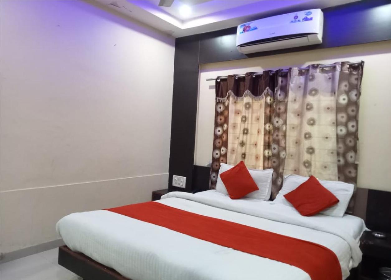 Hotel Krishna Palace Ahmadabad Zewnętrze zdjęcie